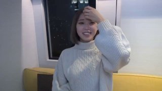 顶级尤物大肥臀！这屁股太棒了！居家操骚妹妹，骑乘位骚穴磨蹭，主动上下套弄，淫水好多爽翻