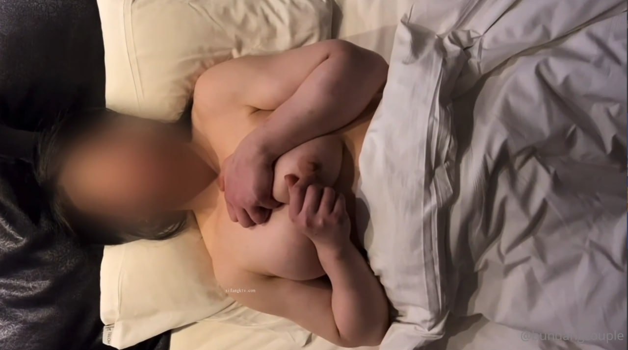 秘?阿姨杀手秘?91大神王胖约操大奶喷水熟女 边看AV边操水流满地